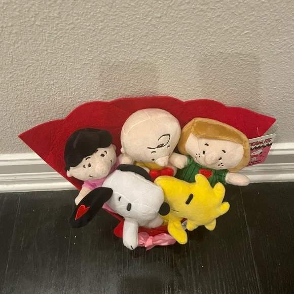 Ruz Peanuts Plush Bouquet - Picture 5 of 10